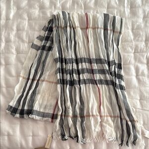 Burberry Crinkle Scarf